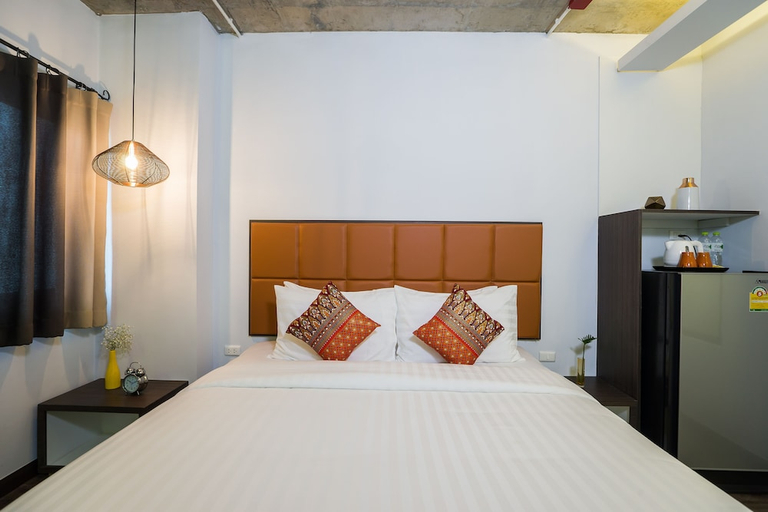 Bedroom 3, Aim House Bangkok Hotel, Khlong San