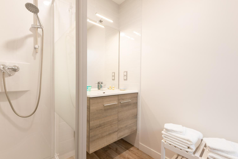 Bathroom 2, Reves d'Autise, Vendée