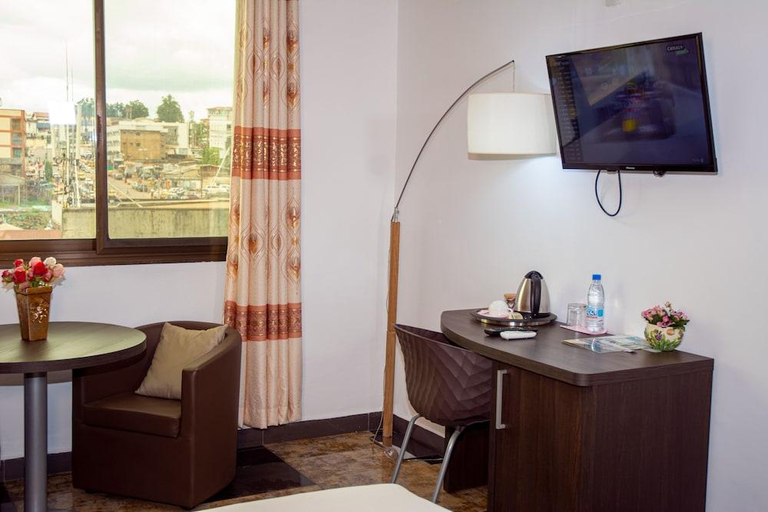 Others 4, New Heaven Hotel, Mfoundi