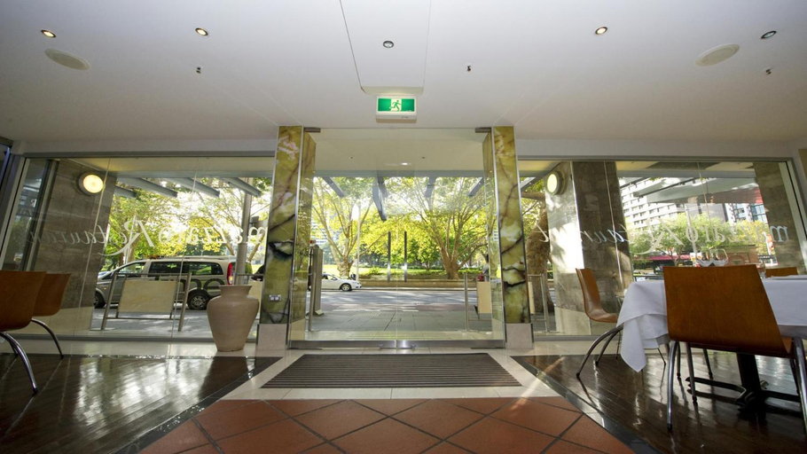 Food & Drinks 5, Hyde Park Inn, Sydney