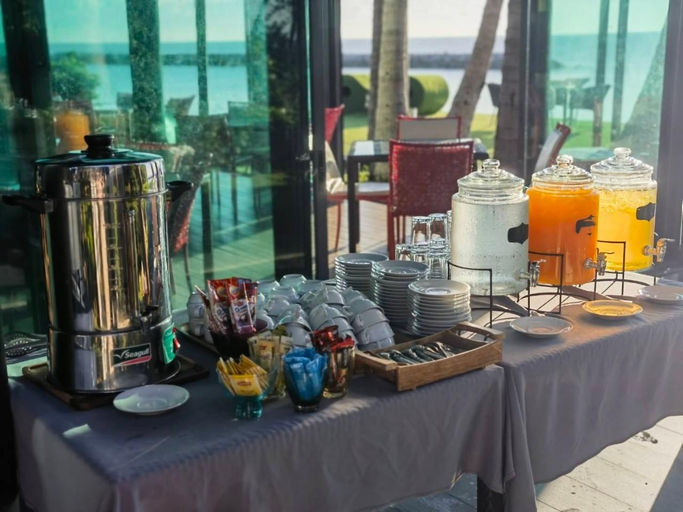 Food & Drinks 5, Eco Moment Beach Resort, Ban Laem