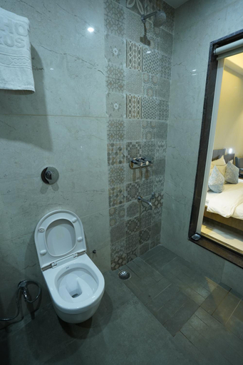 Bathroom 4, Hotel Hrushikesh, Ahmadnagar