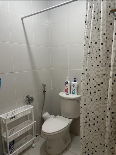 Bathroom 2, POEA Mega Mall WiFi Netflix, Mandaluyong