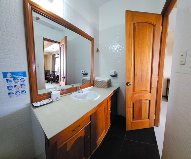 Bathroom, Hotel Centenario, Tambopata