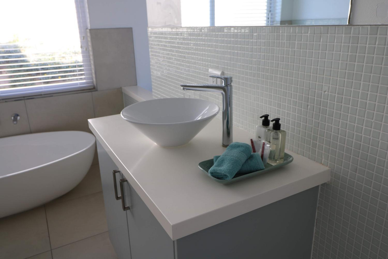 Bathroom 2, Oceans Villa, Eden