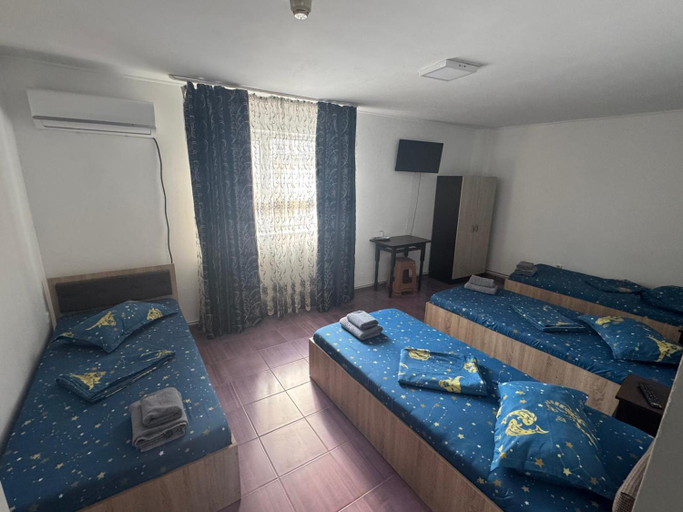 Others 4, Casa Alex, Pitesti