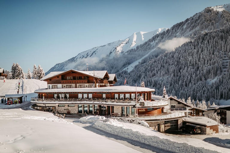 Exterior & Views
