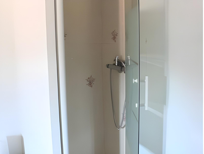 Bathroom 5, Auberge Saint Martin, Alpes-Maritimes