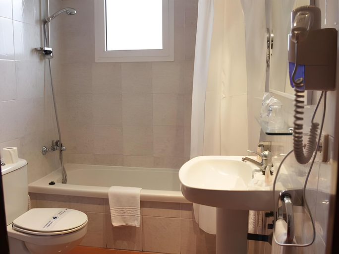 Bathroom 5, RVHotels Mar de Tossa, Girona