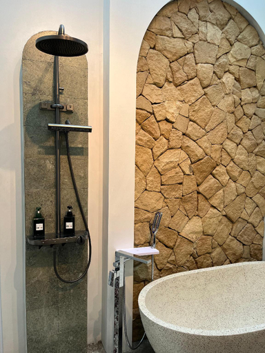 Bathroom 2, Sampai Villa Teras Breksi, Sleman