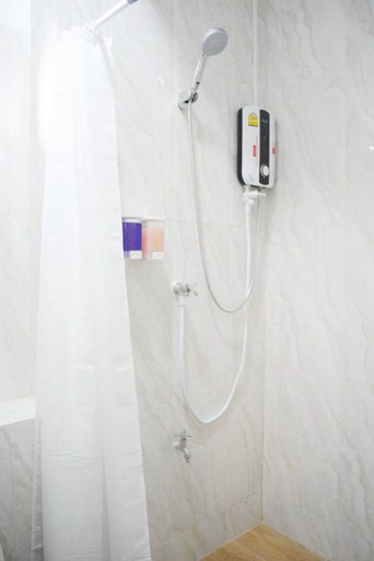 Bathroom 4, Rimnim Hostel, Muang Chiang Mai