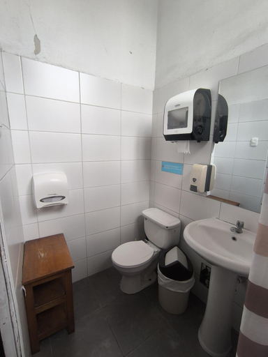 Bathroom 4, Flying Dog Hostel, Lima