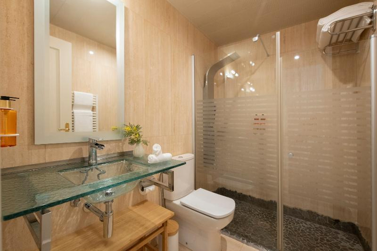 Bathroom 4, Hotel Siuranella, Tarragona