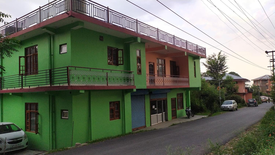 Exterior & Views