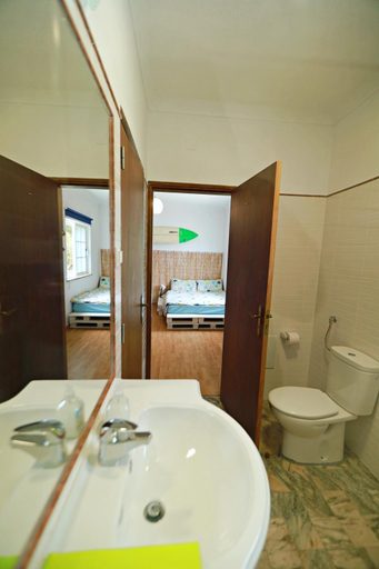 Bathroom 4, Surf House, Aljezur
