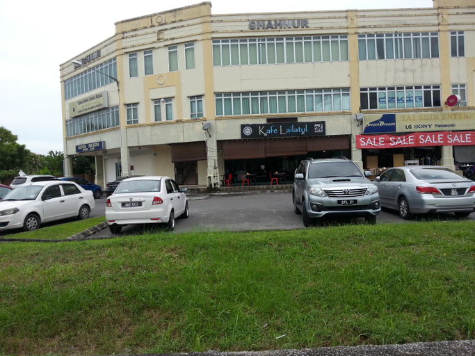 Food & Drinks, Budget Umi Homes Kuching 4 Bedrooms, Kuching