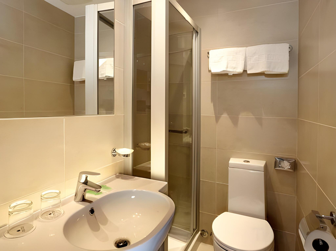 Bathroom 4, Hotel Delfin Plava Laguna, Vrsar
