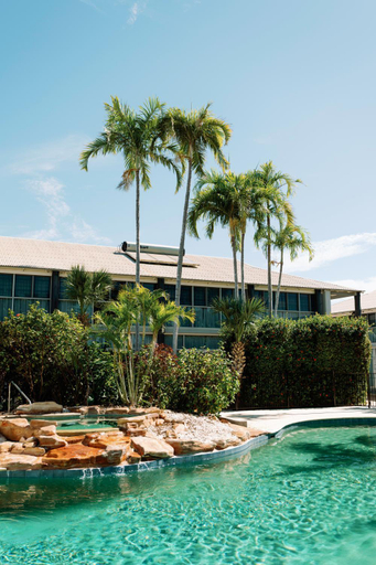 Sport & Beauty 2, Mangrove Hotel, Broome