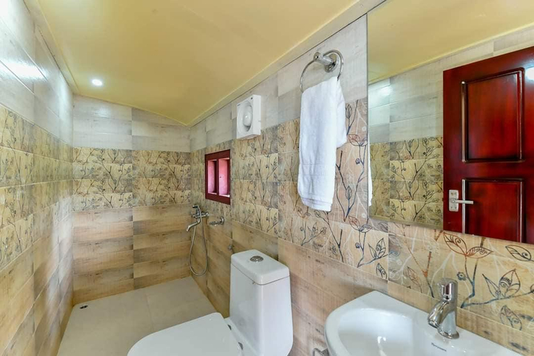 Bathroom 4, MYTRIP HOUSEBOATS, Alappuzha