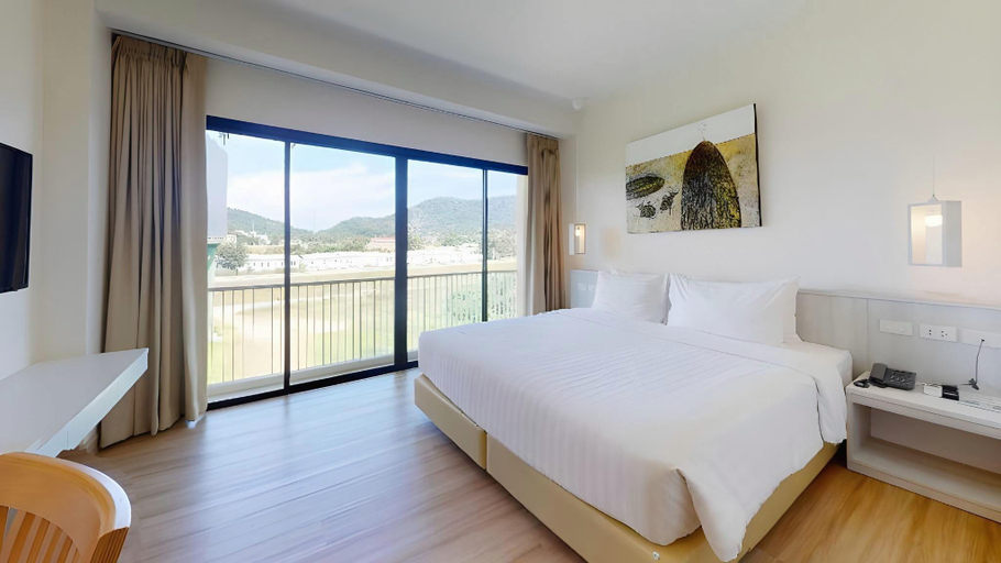 Bedroom 3, Porestva Hotel, Si Racha