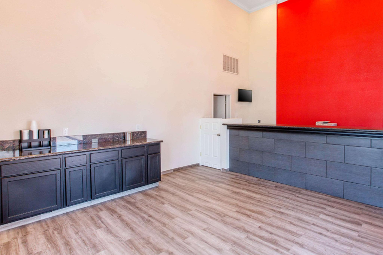 Public Area 2, Baymont by Wyndham Bakersfield, Kern