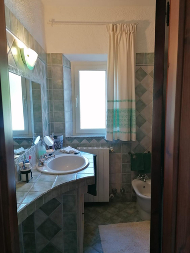 Bathroom, Casa Orecchioni, Olbia-Tempio