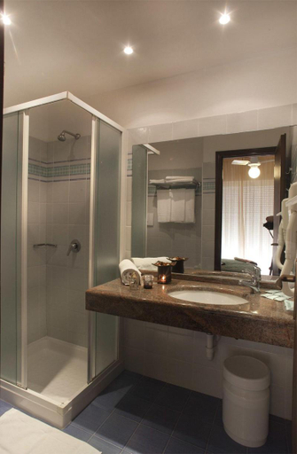 Bathroom 5, Hotel Classic, Ravenna