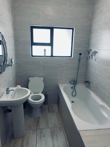 Bathroom 4, Minnestay Guest House Palapye, Palapye