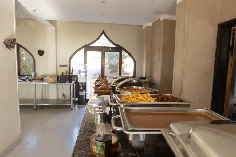Food & Drinks 4, The Bedouin Moon, Sant Katrin