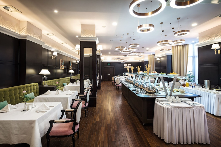 Food & Drinks 5, Dostyk Hotel, Almaty