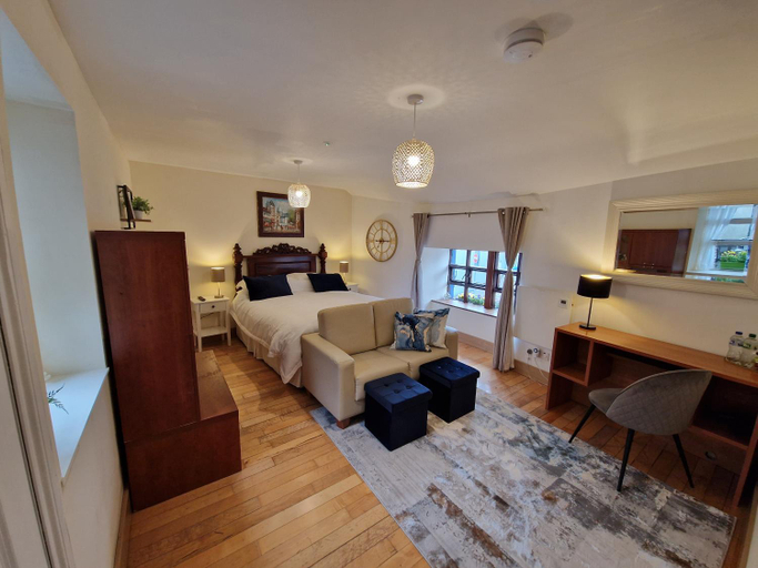 Others 3, The Nu Place Suite