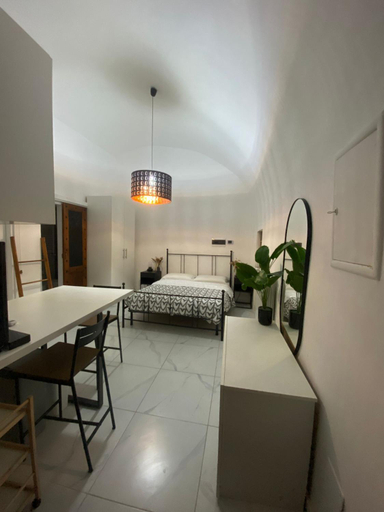 Others 4, Secret Suite, Bari