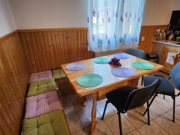 Others 4, Casa Amalia Tocile -Sadu, Cisnadie