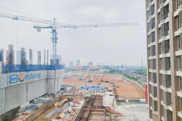 2, Minimalist Studio Sky House AlamSutera By Travelio, Tangerang