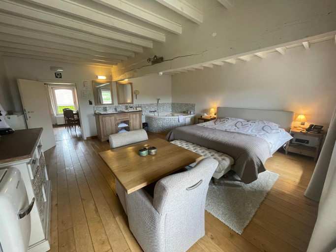 Others 2, De Verborgen Parel B&B, Limburg