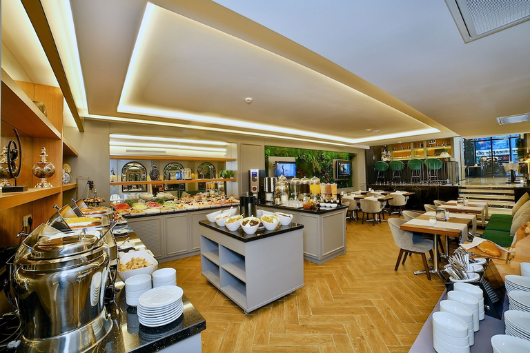 Food & Drinks 4, Sorriso Hotel Due, Fatih
