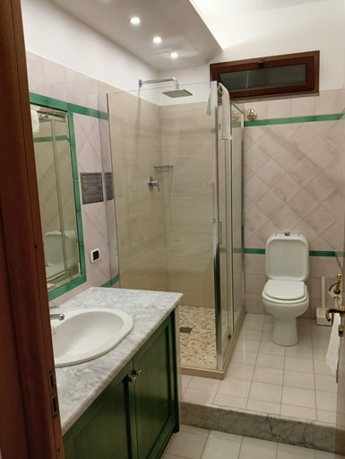 Others 4, Profumi di Aci, Catania