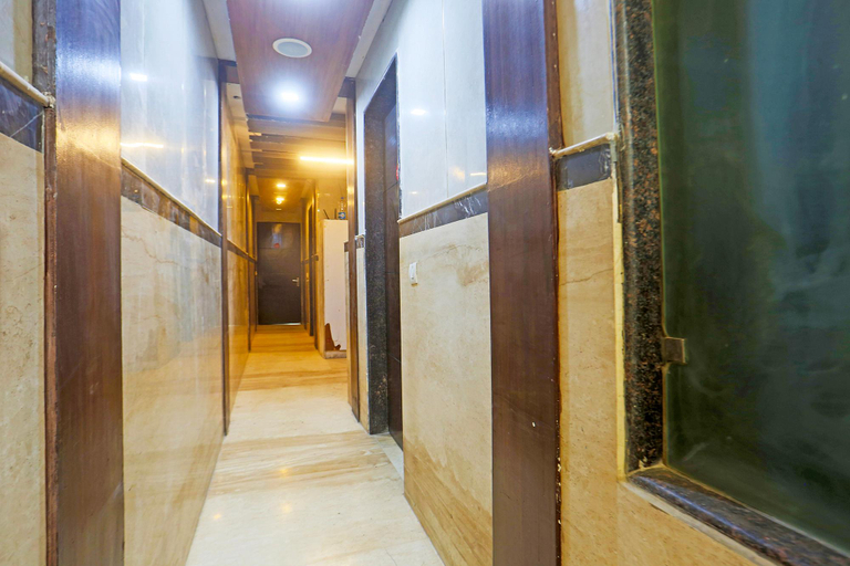 Public Area 3, FabHotel Trish The Gera, Delhi