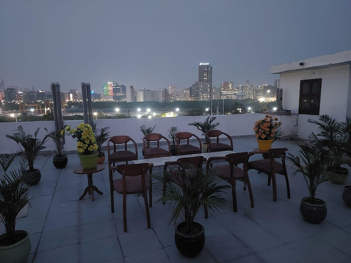 Food & Drinks 2, Hotel Divine India Noida Sector 135, Gautam Buddha Nagar