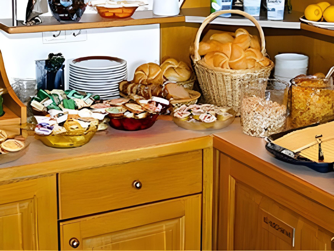 Food & Drinks 5, Hotel Garni Fruhstuckspension Neff, Villach Land