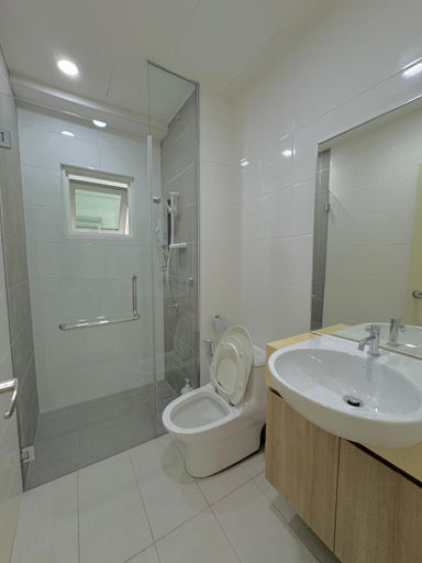 Bathroom 5, The Crest Residence, KLCC, Kuala Lumpur