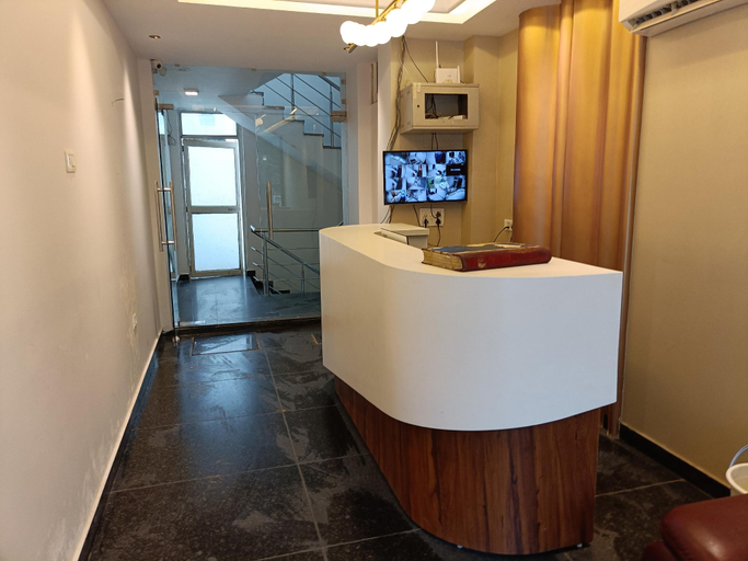 Others 4, Hotel Royal Oak- Sector 40, Gurgaon