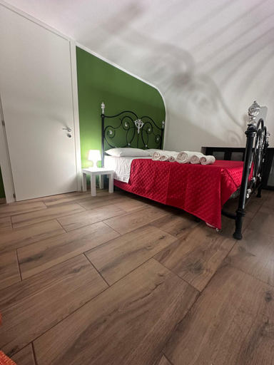 Others 5, Holiday apartament, Catania