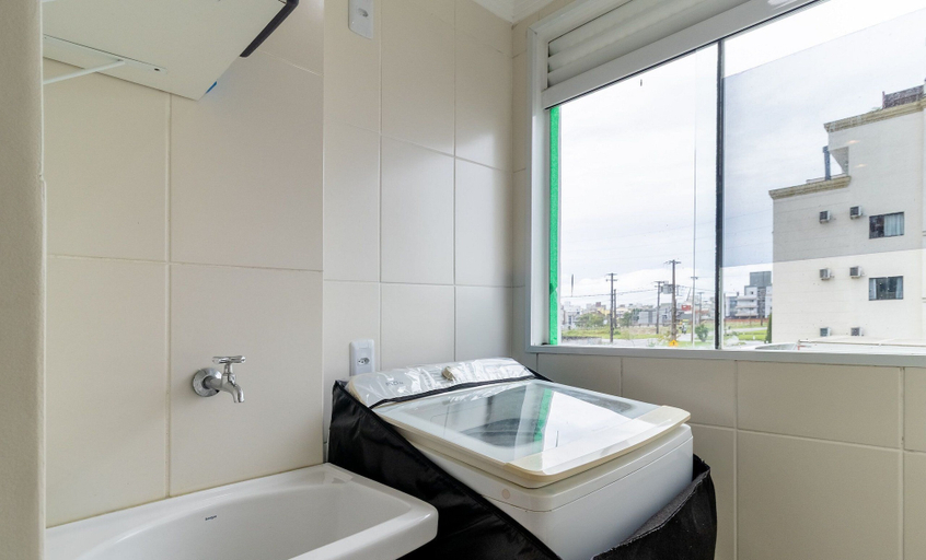 Bathroom, Apt w/ BBQ Near the Beach in Ingleses Ict0104b, Florianopolis