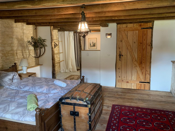Bedroom 2, Le petit Permadise, Charente