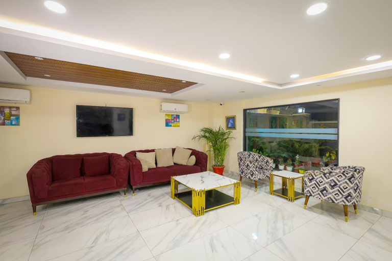 Public Area, Nikko Palm Near Huda City Centre, Gurgaon