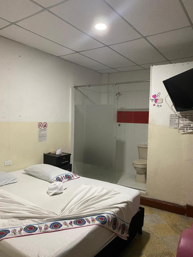 Others 4, HOSTAL YAPURA, Florencia