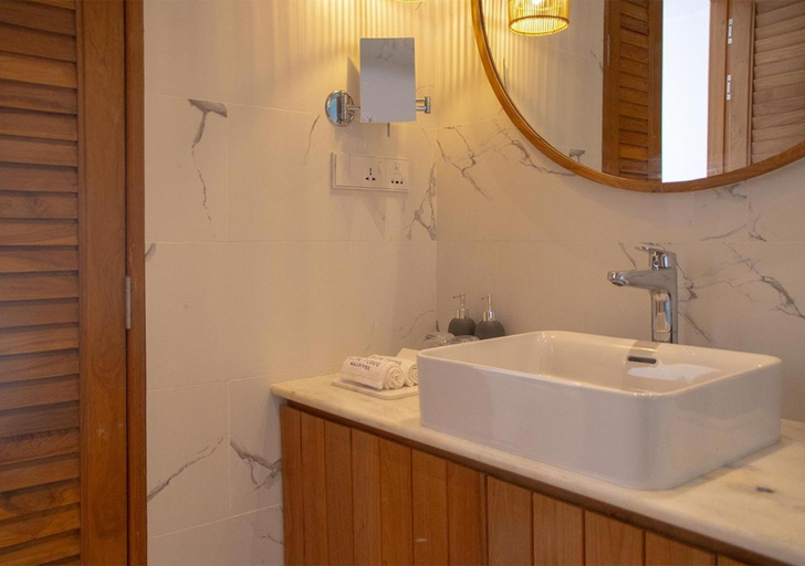 Bathroom 4, Stone Beach Club Dhiffushi, Kaafu Atoll