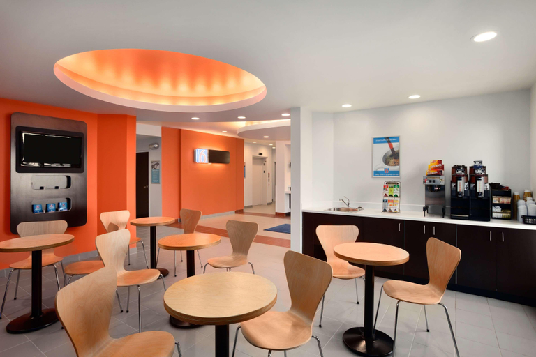 Public Area 2, Motel 6 Swift Current Sk, Division No. 8