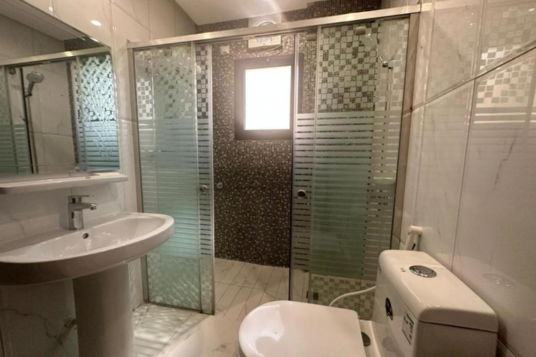 Bathroom 5, Yan Apartments, Jeddah